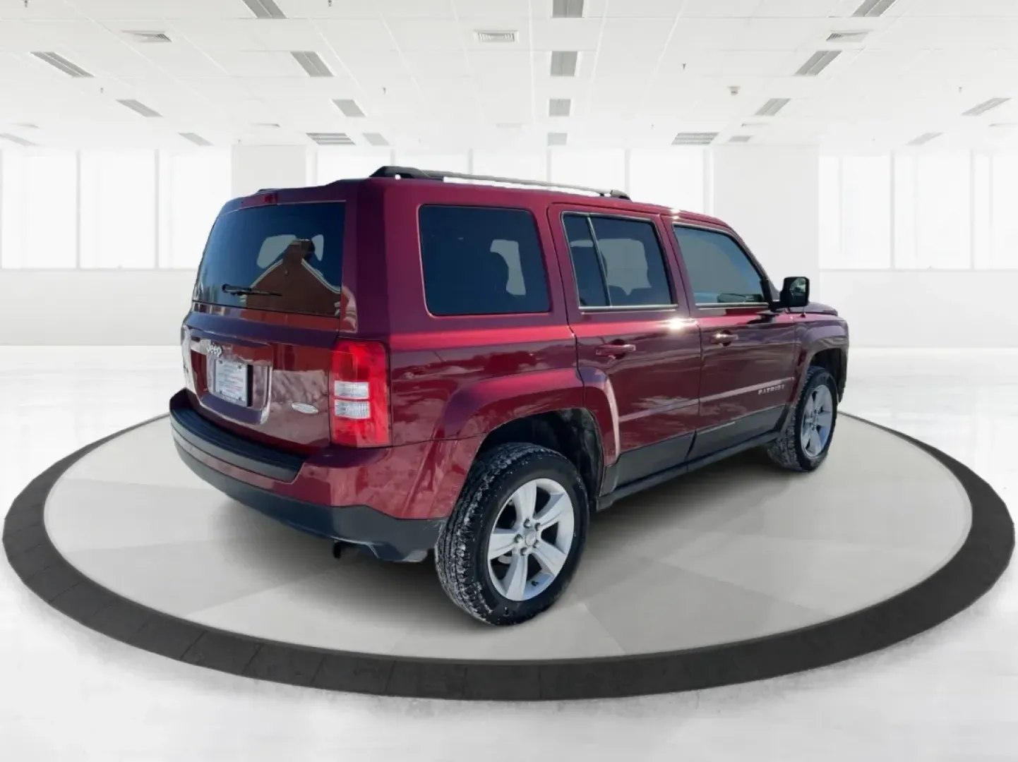 2014 Jeep Patriot (1C4NJRFB3ED) with an 2.4L I-4 DOHC engine, located at 4508 South Dixie Dr, Moraine, OH, 45439, (937) 908-9800, 39.689976, -84.218452 - **Adventure Awaits with This 2014 Jeep Patriot Latitude Perfect for Your Next Journey!**<br /> <br /> Are you ready to embrace the thrill of the open road? Whether you're planning a weekend getaway or just need a reliable companion for your daily commute, this 2014 Jeep Patriot Latitude is designed - Photo#2
