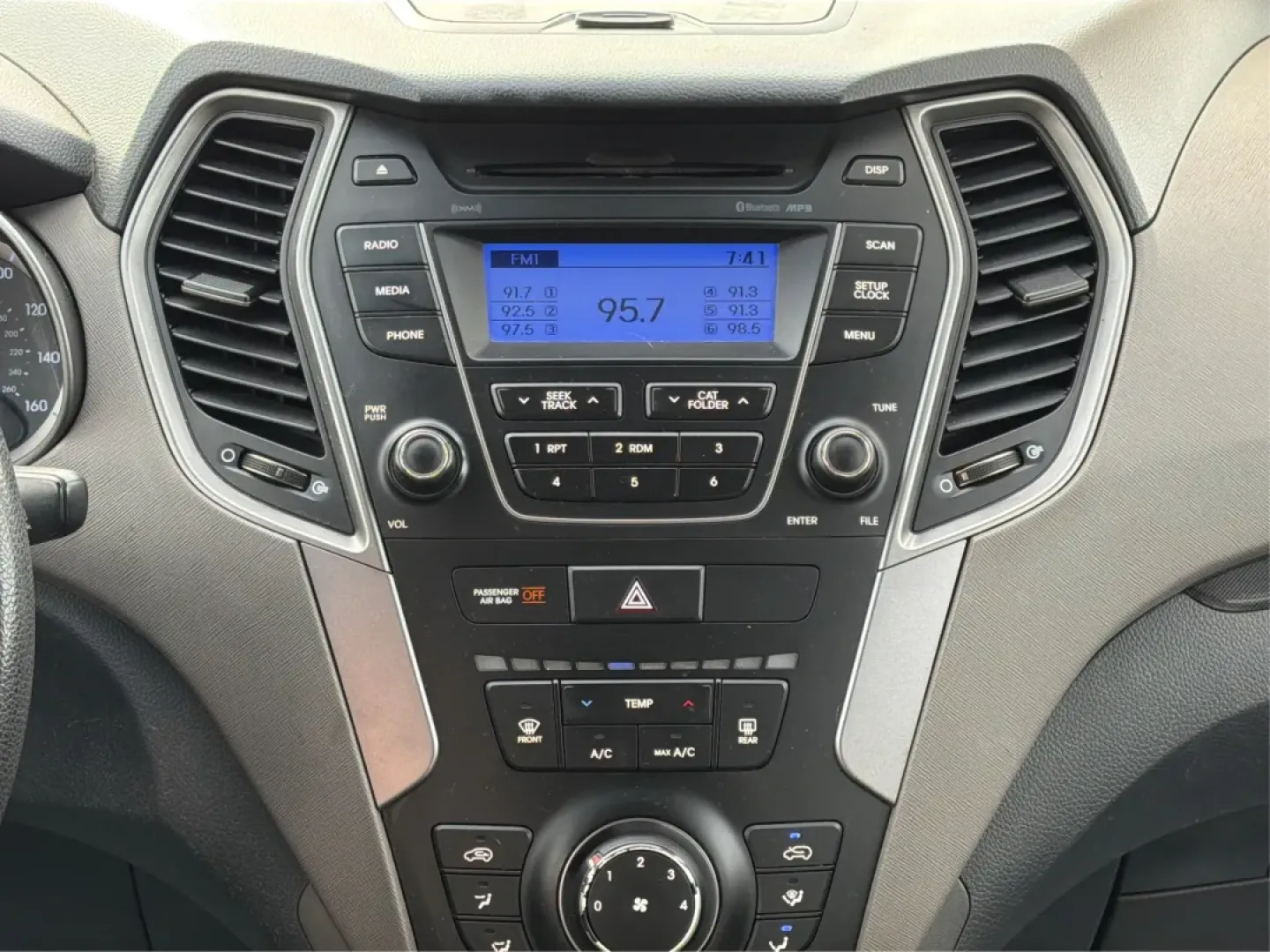 2013 Hyundai Santa Fe Sport (5XYZT3LB2DG) with an Theta II 2.4L I-4 gasoline direct injection engine, 6-Speed Automatic transmission, located at 1184 Kauffman Ave, Fairborn, OH, 45324, (937) 908-9800, 39.807072, -84.030914 - **Adventure Awaits: Drive the 2013 Hyundai Santa Fe Sport in Fairborn, OH!**<br /> <br /> Are you ready to elevate your lifestyle while enjoying the freedom of the open road? Look no further than the stunning 2013 Hyundai Santa Fe Sport, available now at Advantage Car and Credit in Fairborn, OH! Thi - Photo#13