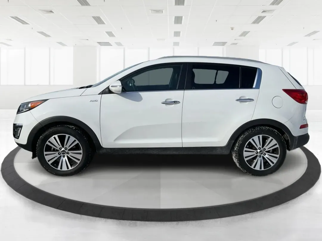 2016 Kia Sportage EX (KNDPCCAC2G7) with an Theta II 2.4L I-4 gasoline direct injection engine, located at 8750 N County Rd 25A, Piqua, OH, 45356, (937) 908-9800, 40.164391, -84.232513 - ### Elevate Your Adventures with the 2016 Kia Sportage EX from Advantage Car and Credit - Piqua!<br /> <br /> Are you ready to embrace a lifestyle filled with adventure and comfort? Whether you're a growing family, a daily commuter, or someone who loves weekend getaways, the 2016 Kia Sportage EX is - Photo#5