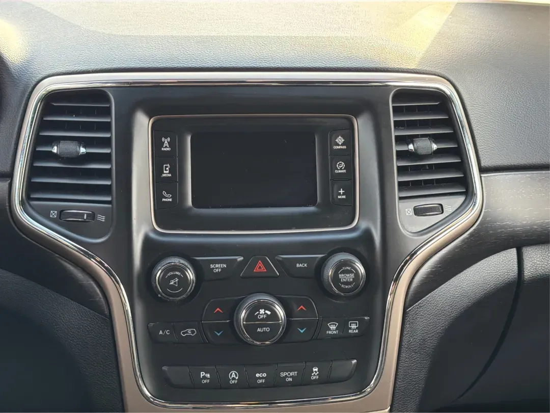 2016 Jeep Grand Cherokee Laredo (1C4RJFAG7GC) with an Pentastar 3.6L V-6 DOHC engine, located at 1230 East Main St, Xenia, OH, 45385, (937) 908-9800, 39.688026, -83.910172 - ### Experience Adventure in Comfort with the 2016 Jeep Grand Cherokee Laredo <br /> <br /> If you're seeking a vehicle that can handle everything from daily commutes to weekend getaways, look no further than the 2016 Jeep Grand Cherokee Laredo. This robust SUV is perfect for both adventurous spirits - Photo#13