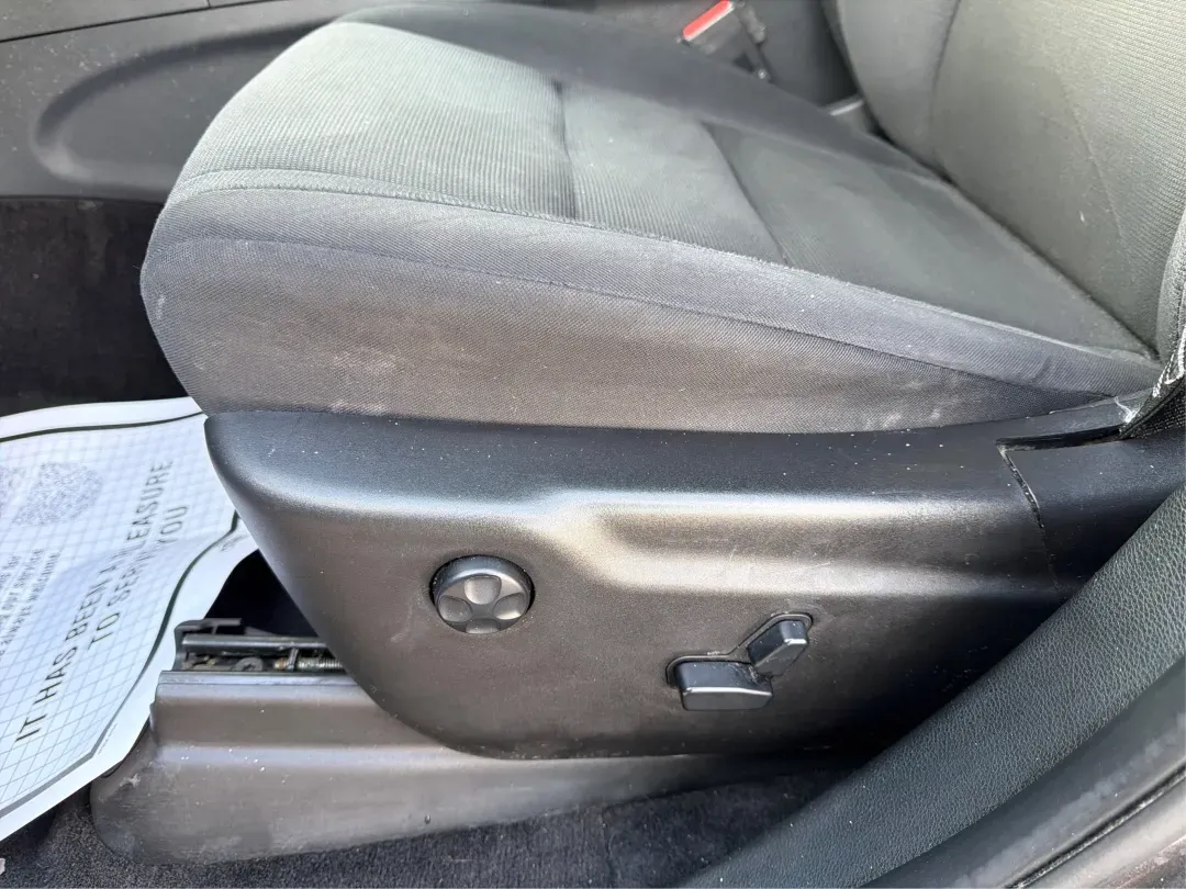 2016 Jeep Grand Cherokee Laredo (1C4RJFAG7GC) with an Pentastar 3.6L V-6 DOHC engine, located at 1230 East Main St, Xenia, OH, 45385, (937) 908-9800, 39.688026, -83.910172 - ### Experience Adventure in Comfort with the 2016 Jeep Grand Cherokee Laredo <br /> <br /> If you're seeking a vehicle that can handle everything from daily commutes to weekend getaways, look no further than the 2016 Jeep Grand Cherokee Laredo. This robust SUV is perfect for both adventurous spirits - Photo#18