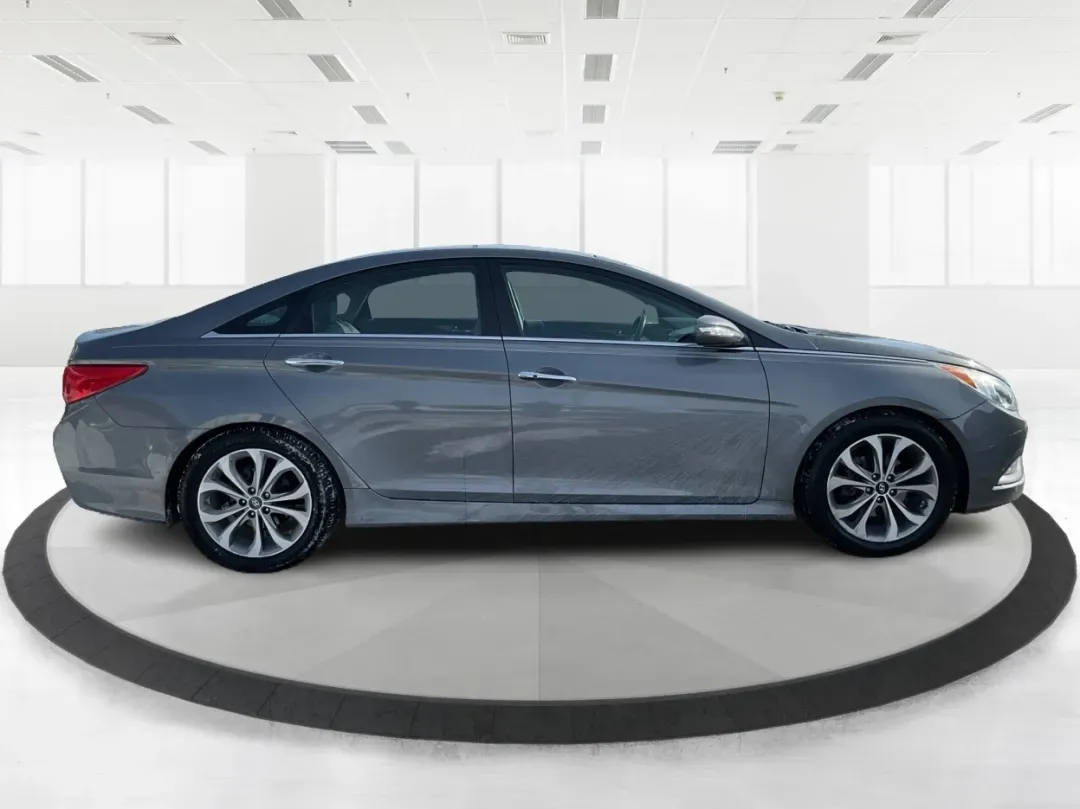 2014 Hyundai Sonata Limited 2.0T (5NPEC4AB3EH) with an 2L I-4 gasoline direct injection engine, located at 1951 S Dayton Lakeview Rd., New Carlisle, OH, 45344, (937) 908-9800, 39.890999, -84.050255 - Are you in search of the perfect blend of style, performance, and reliability for your daily commutes or family outings? Look no further! At Advantage Car and Credit in New Carlisle, OH, we proudly present this stunning 2014 Hyundai Sonata Limited 2.0T, a sedan designed for those who appreciate both - Photo#1