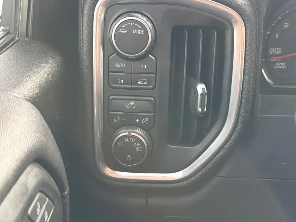 2020 Chevrolet Silverado 1500 4WD Double Cab Standard Bed LT (1GCRYDED6LZ) with an 5.3L V8 OHV 16V engine, 6A transmission, located at 8750 N County Rd 25A, Piqua, OH, 45356, (937) 908-9800, 40.164391, -84.232513 - Are you ready to tackle your next big adventure without breaking the bank? The 2020 Chevrolet Silverado 1500 at Advantage Car and Credit in Piqua, OH, is your ideal companion for weekend getaways, family outings, or simply conquering your daily commute. With its rugged capabilities and comfortable r - Photo#17