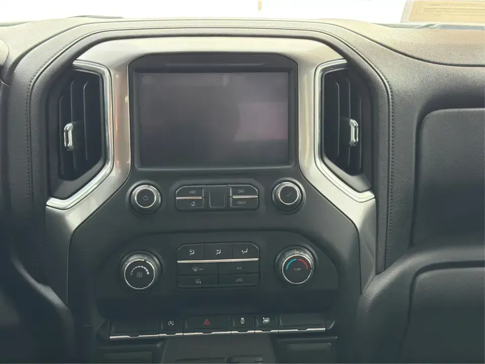 2020 Chevrolet Silverado 1500 4WD Double Cab Standard Bed LT (1GCRYDED6LZ) with an 5.3L V8 OHV 16V engine, 6A transmission, located at 1184 Kauffman Ave, Fairborn, OH, 45324, (937) 908-9800, 39.807072, -84.030914 - Are you ready to tackle your next big adventure without breaking the bank? The 2020 Chevrolet Silverado 1500 at Advantage Car and Credit in Piqua, OH, is your ideal companion for weekend getaways, family outings, or simply conquering your daily commute. With its rugged capabilities and comfortable r - Photo#13