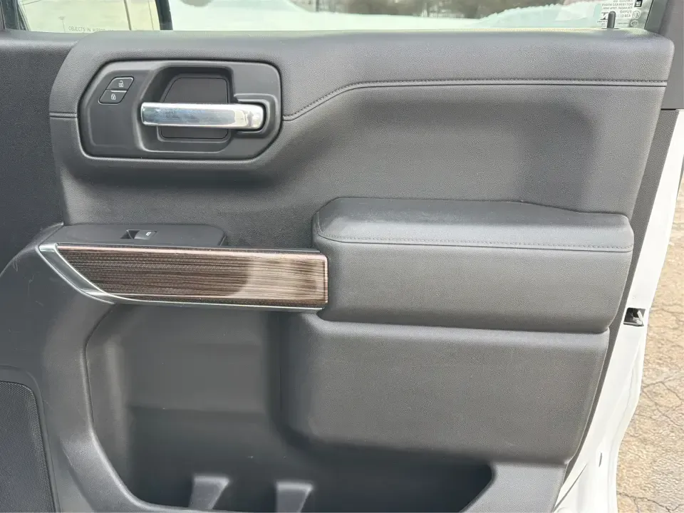 2020 Chevrolet Silverado 1500 4WD Double Cab Standard Bed LT (1GCRYDED6LZ) with an 5.3L V8 OHV 16V engine, 6A transmission, located at 1184 Kauffman Ave, Fairborn, OH, 45324, (937) 908-9800, 39.807072, -84.030914 - Are you ready to tackle your next big adventure without breaking the bank? The 2020 Chevrolet Silverado 1500 at Advantage Car and Credit in Piqua, OH, is your ideal companion for weekend getaways, family outings, or simply conquering your daily commute. With its rugged capabilities and comfortable r - Photo#20