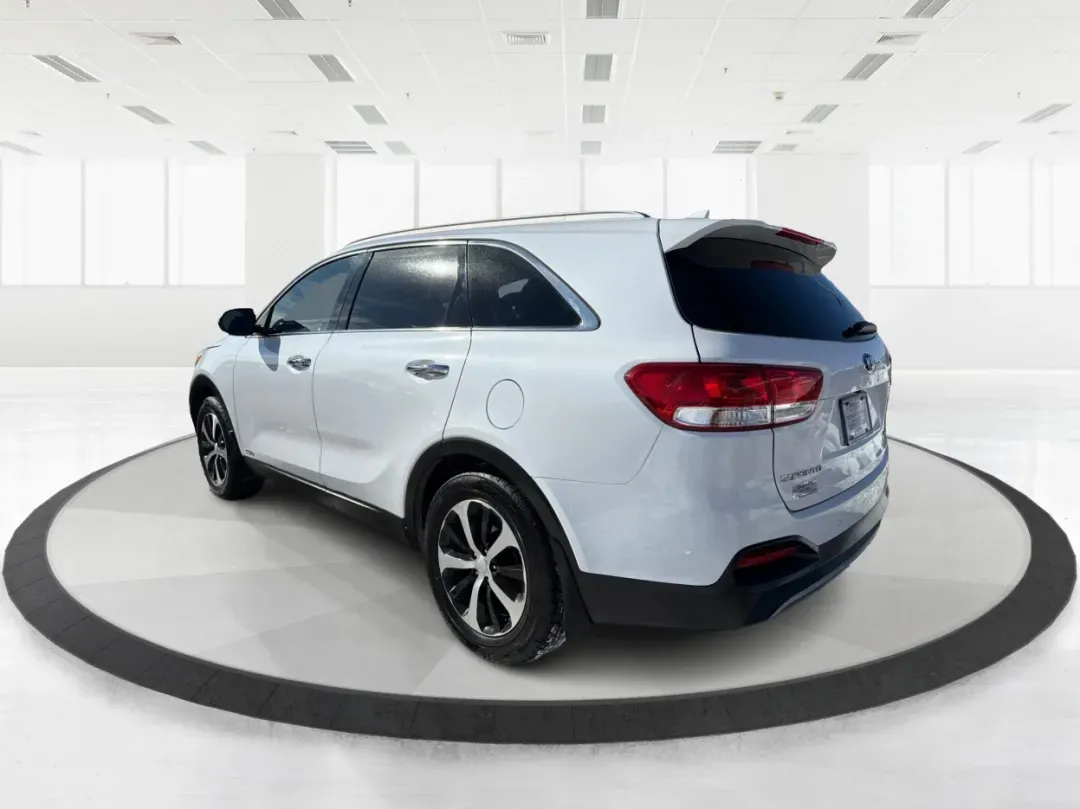 2018 Kia Sorento 2.0T EX (5XYPHDA11JG) with an 2L I-4 gasoline direct injection engine, located at 880 E. National Road, Vandalia, OH, 45377, (937) 908-9800, 39.891918, -84.183594 - Experience the freedom of adventure with the 2018 Kia Sorento EX, available at Advantage Car and Credit in Vandalia, OH! This SUV is not just a vehicle; it's a companion for families, commuters, and weekend explorers alike. With its robust features and versatile design, the Sorento is perfect for ev - Photo#4