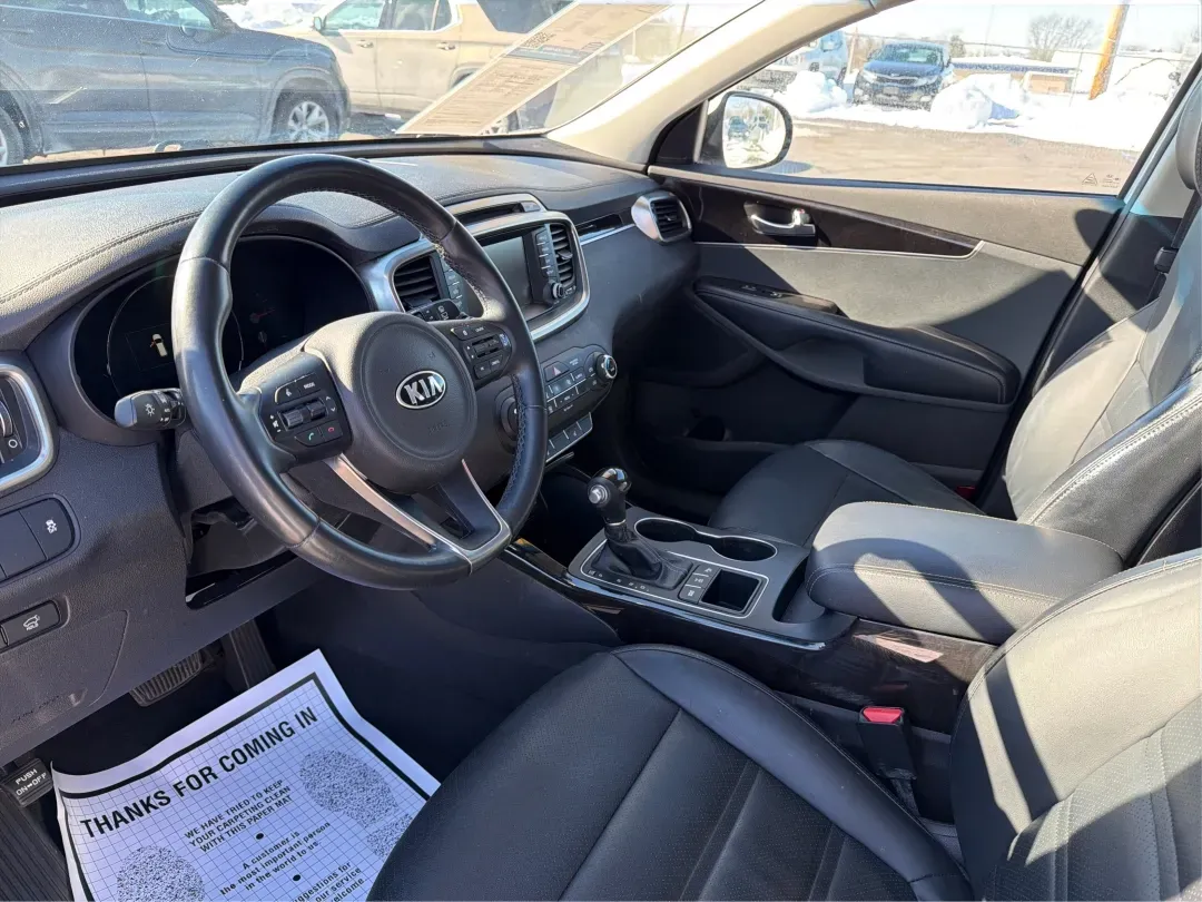 2018 Kia Sorento 2.0T EX (5XYPHDA11JG) with an 2L I-4 gasoline direct injection engine, located at 880 E. National Road, Vandalia, OH, 45377, (937) 908-9800, 39.891918, -84.183594 - Experience the freedom of adventure with the 2018 Kia Sorento EX, available at Advantage Car and Credit in Vandalia, OH! This SUV is not just a vehicle; it's a companion for families, commuters, and weekend explorers alike. With its robust features and versatile design, the Sorento is perfect for ev - Photo#9