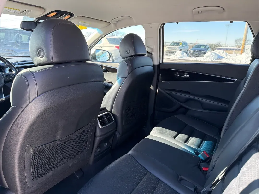 2018 Kia Sorento 2.0T EX (5XYPHDA11JG) with an 2L I-4 gasoline direct injection engine, located at 880 E. National Road, Vandalia, OH, 45377, (937) 908-9800, 39.891918, -84.183594 - Experience the freedom of adventure with the 2018 Kia Sorento EX, available at Advantage Car and Credit in Vandalia, OH! This SUV is not just a vehicle; it's a companion for families, commuters, and weekend explorers alike. With its robust features and versatile design, the Sorento is perfect for ev - Photo#10