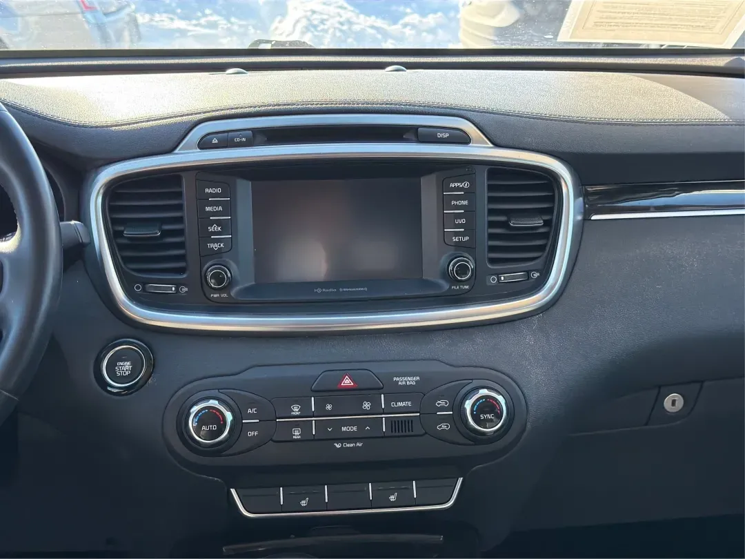 2018 Kia Sorento 2.0T EX (5XYPHDA11JG) with an 2L I-4 gasoline direct injection engine, located at 880 E. National Road, Vandalia, OH, 45377, (937) 908-9800, 39.891918, -84.183594 - Experience the freedom of adventure with the 2018 Kia Sorento EX, available at Advantage Car and Credit in Vandalia, OH! This SUV is not just a vehicle; it's a companion for families, commuters, and weekend explorers alike. With its robust features and versatile design, the Sorento is perfect for ev - Photo#13