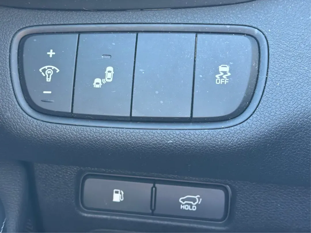 2018 Kia Sorento 2.0T EX (5XYPHDA11JG) with an 2L I-4 gasoline direct injection engine, located at 880 E. National Road, Vandalia, OH, 45377, (937) 908-9800, 39.891918, -84.183594 - Experience the freedom of adventure with the 2018 Kia Sorento EX, available at Advantage Car and Credit in Vandalia, OH! This SUV is not just a vehicle; it's a companion for families, commuters, and weekend explorers alike. With its robust features and versatile design, the Sorento is perfect for ev - Photo#17