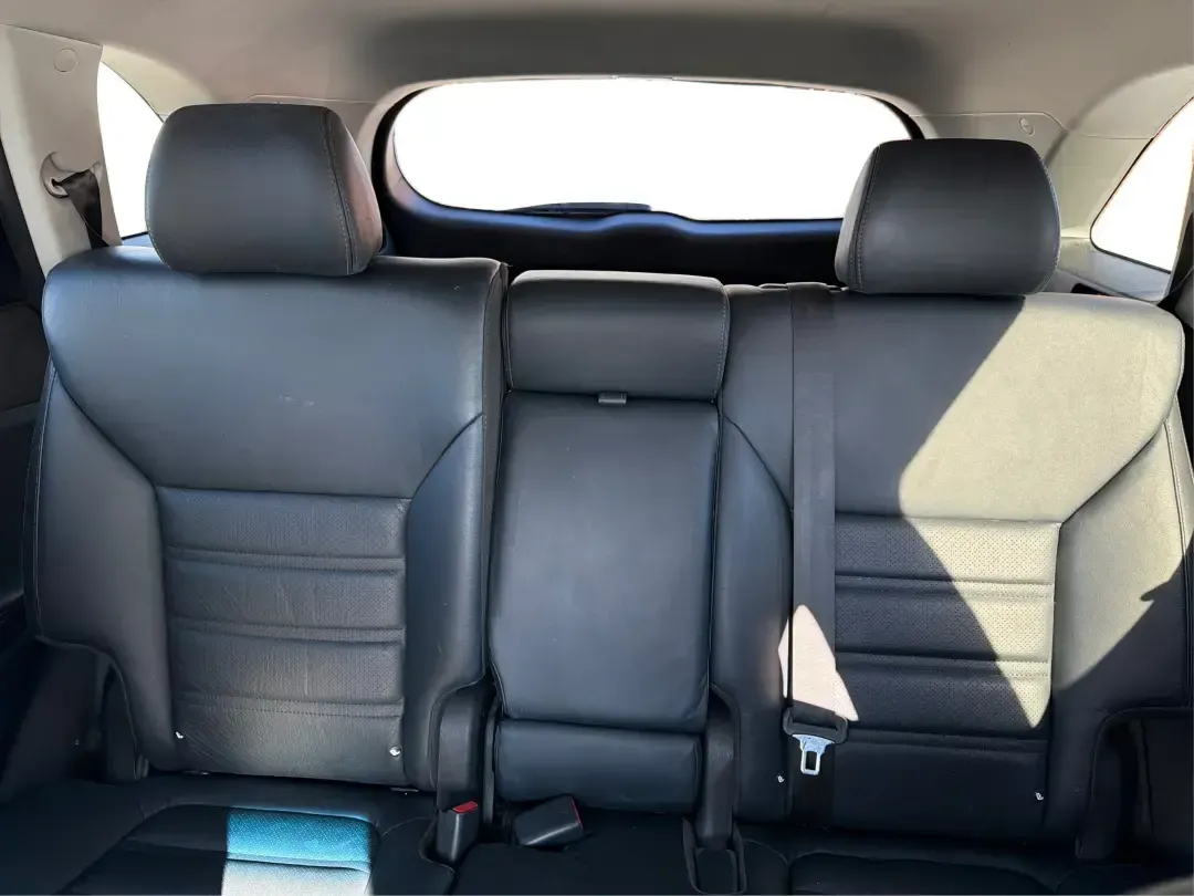 2018 Kia Sorento 2.0T EX (5XYPHDA11JG) with an 2L I-4 gasoline direct injection engine, 6A transmission, located at 8750 N County Rd 25A, Piqua, OH, 45356, (937) 908-9800, 40.164391, -84.232513 - Experience the freedom of adventure with the 2018 Kia Sorento EX, available at Advantage Car and Credit in Vandalia, OH! This SUV is not just a vehicle; it's a companion for families, commuters, and weekend explorers alike. With its robust features and versatile design, the Sorento is perfect for ev - Photo#14