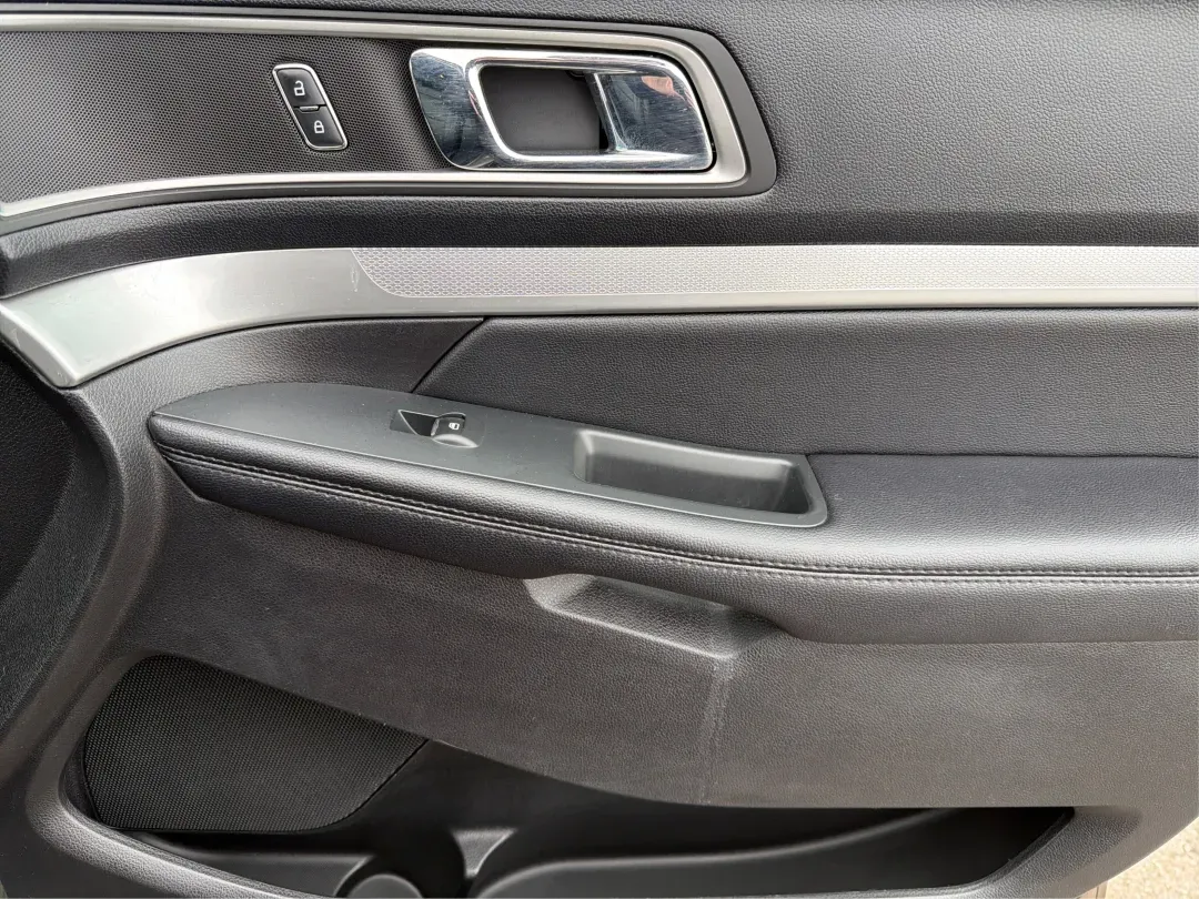 2016 Ford Explorer XLT (1FM5K8D89GG) with an EcoBoost 2.3L I-4 gasoline direct injection engine, located at 1951 S Dayton Lakeview Rd., New Carlisle, OH, 45344, (937) 908-9800, 39.890999, -84.050255 - Looking for a versatile and reliable vehicle that can accommodate your family adventures, weekend getaways, and daily commutes? Look no further than the 2016 Ford Explorer XLT, available now at Advantage Car and Credit in New Carlisle, OH. With a spacious interior and advanced technology features, t - Photo#20