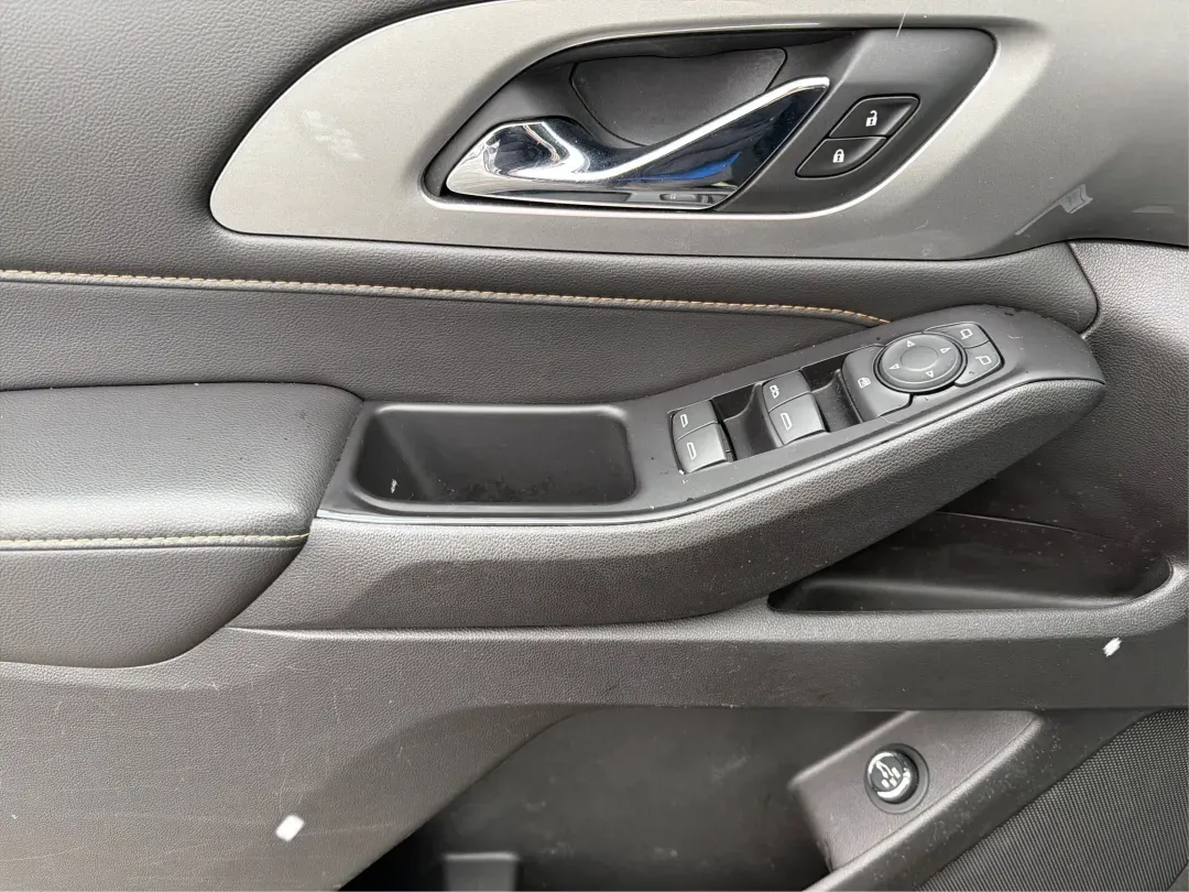 2018 Chevrolet Traverse 1LT (1GNERGKW2JJ) with an 3.6L V-6 gasoline direct injection engine, located at 1951 S Dayton Lakeview Rd., New Carlisle, OH, 45344, (937) 908-9800, 39.890999, -84.050255 - **Conquer Every Adventure with the 2018 Chevrolet Traverse!** <br /> <br /> Are you ready to embark on exhilarating weekend getaways or tackle the daily grind with the perfect blend of comfort and reliability? Look no further than this stunning 2018 Chevrolet Traverse at Advantage Car and Credit in - Photo#19