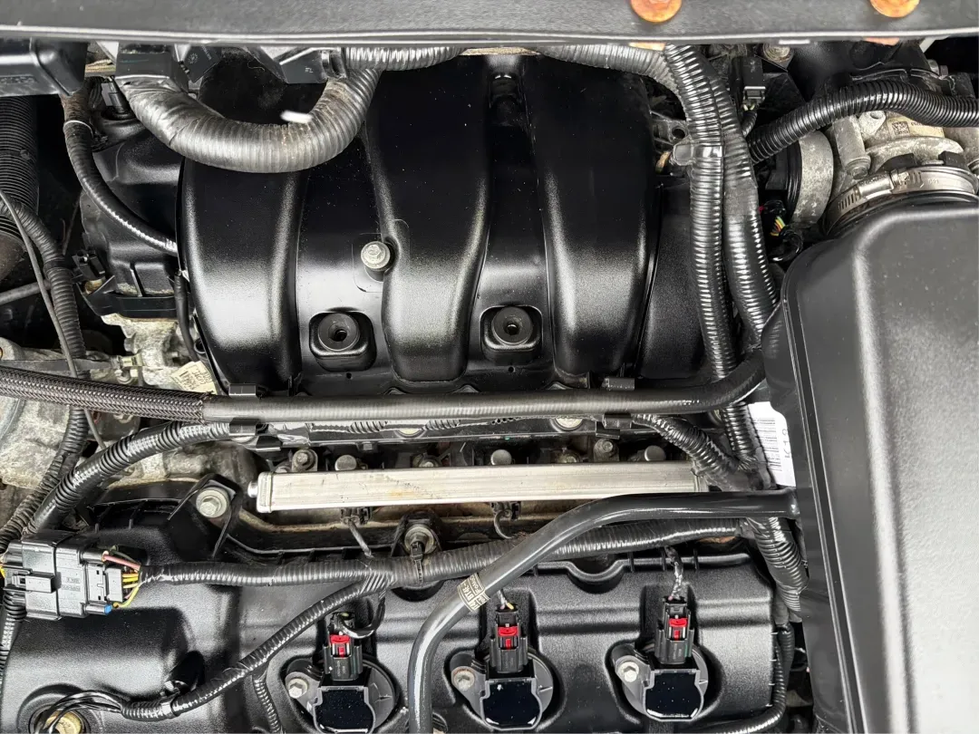 2011 Lincoln MKX Base (2LMDJ6JK8BB) with an Other engine, located at 8750 N County Rd 25A, Piqua, OH, 45356, (937) 908-9800, 40.164391, -84.232513 - **Discover Comfort and Style with This 2011 Lincoln MKX at Advantage Car and Credit - Piqua!**<br /> <br /> Are you in the market for a vehicle that perfectly combines luxury, comfort, and versatility? Look no further! The 2011 Lincoln MKX is the ideal choice for growing families, busy professionals - Photo#11