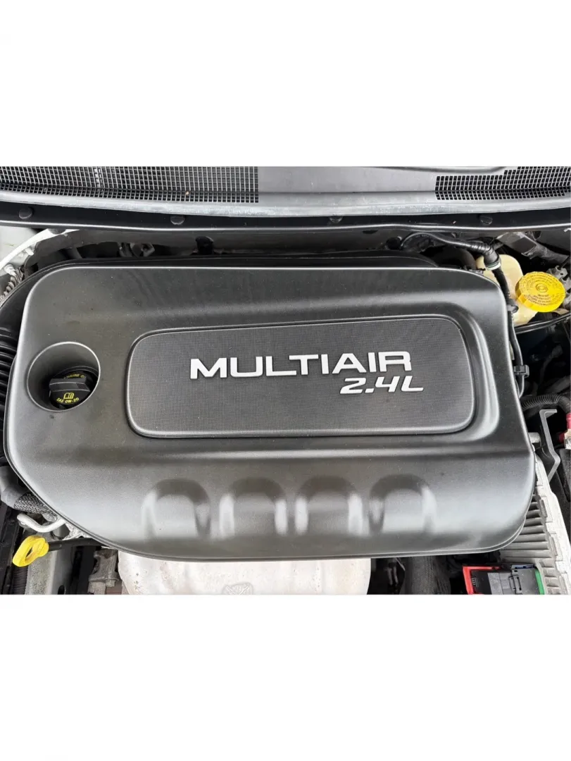 2015 Chrysler 200 Limited (1C3CCCAB2FN) with an 3.6L V-6 DOHC engine, located at 1184 Kauffman Ave, Fairborn, OH, 45324, (937) 908-9800, 39.807072, -84.030914 - Are you in the market for a reliable sedan that seamlessly blends comfort, performance, and style? Look no further! At Advantage Car and Credit in Fairborn, OH, we present a fantastic opportunity for you to own the 2015 Chrysler 200 Limited. This vehicle is not just a car; it's your perfect companio - Photo#11