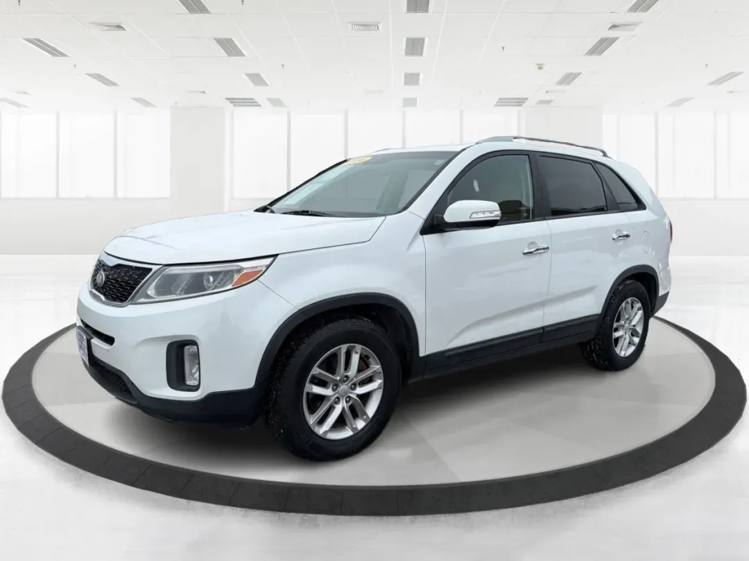 2014 Kia Sorento LX (5XYKT3A64EG) with an 2.4L I-4 gasoline direct injection engine, located at 1099 N County Rd 25A, Troy, OH, 45373, (937) 908-9800, 40.057079, -84.212883 - **Discover the 2014 Kia Sorento LX: Your Family's Perfect Adventure Companion!**<br /> <br /> Are you searching for a reliable SUV that effortlessly blends comfort, style, and functionality? Look no further than the 2014 Kia Sorento LX, available at Advantage Car and Credit in Troy, OH. This spaciou - Photo#8