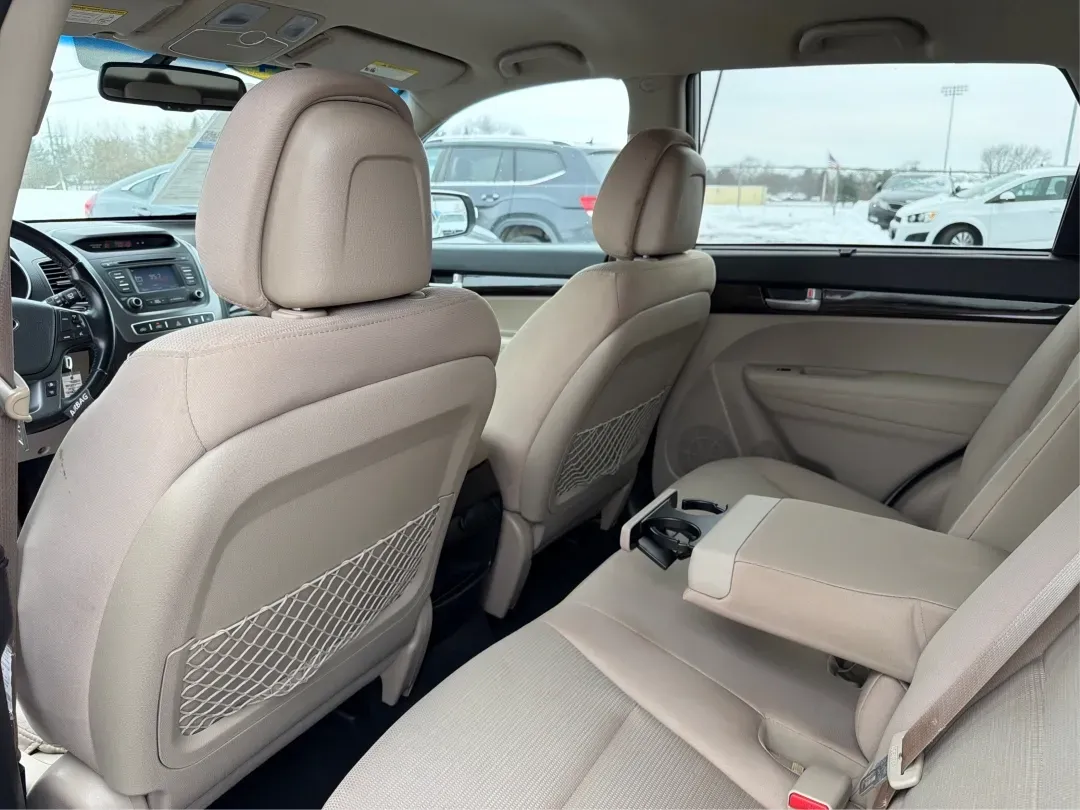 2014 Kia Sorento LX (5XYKT3A64EG) with an 2.4L I-4 gasoline direct injection engine, located at 1099 N County Rd 25A, Troy, OH, 45373, (937) 908-9800, 40.057079, -84.212883 - **Discover the 2014 Kia Sorento LX: Your Family's Perfect Adventure Companion!**<br /> <br /> Are you searching for a reliable SUV that effortlessly blends comfort, style, and functionality? Look no further than the 2014 Kia Sorento LX, available at Advantage Car and Credit in Troy, OH. This spaciou - Photo#10