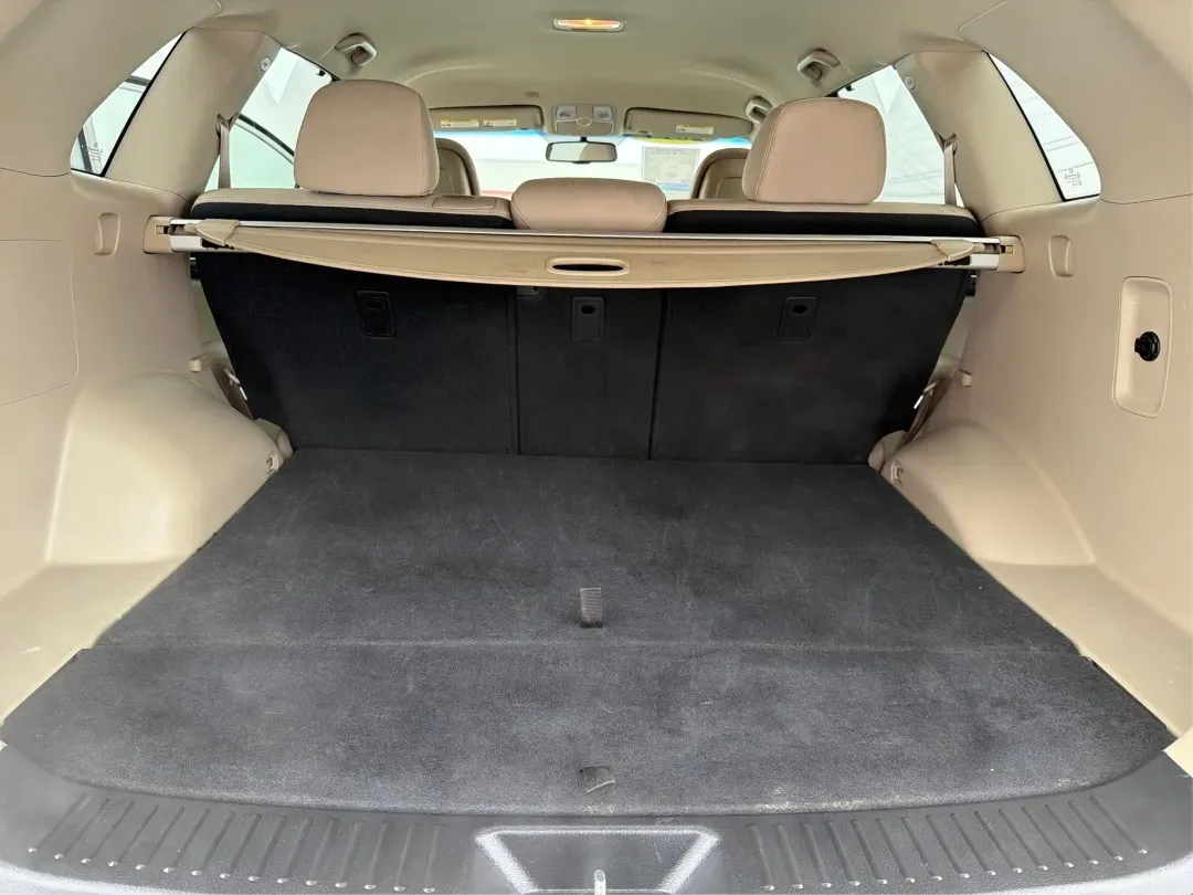 2014 Kia Sorento LX (5XYKT3A64EG) with an 2.4L I-4 gasoline direct injection engine, located at 1099 N County Rd 25A, Troy, OH, 45373, (937) 908-9800, 40.057079, -84.212883 - **Discover the 2014 Kia Sorento LX: Your Family's Perfect Adventure Companion!**<br /> <br /> Are you searching for a reliable SUV that effortlessly blends comfort, style, and functionality? Look no further than the 2014 Kia Sorento LX, available at Advantage Car and Credit in Troy, OH. This spaciou - Photo#12