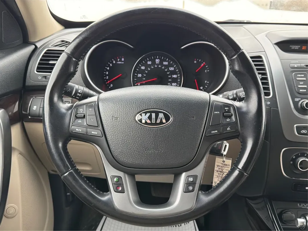 2014 Kia Sorento LX (5XYKT3A64EG) with an 2.4L I-4 gasoline direct injection engine, 6-Speed Automatic transmission, located at 880 E. National Road, Vandalia, OH, 45377, (937) 908-9800, 39.891918, -84.183594 - **Discover the 2014 Kia Sorento LX: Your Family's Perfect Adventure Companion!**<br /> <br /> Are you searching for a reliable SUV that effortlessly blends comfort, style, and functionality? Look no further than the 2014 Kia Sorento LX, available at Advantage Car and Credit in Troy, OH. This spaciou - Photo#16