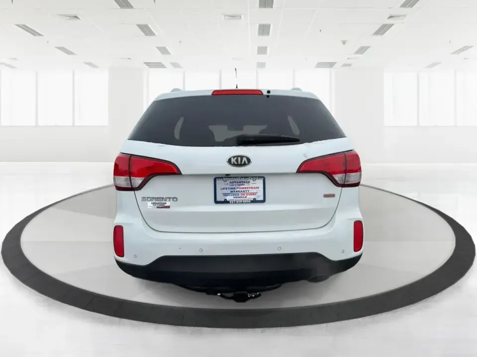 2014 Kia Sorento LX (5XYKT3A64EG) with an 2.4L I-4 gasoline direct injection engine, 6-Speed Automatic transmission, located at 4508 South Dixie Dr, Moraine, OH, 45439, (937) 908-9800, 39.689976, -84.218452 - **Discover the 2014 Kia Sorento LX: Your Family's Perfect Adventure Companion!**<br /> <br /> Are you searching for a reliable SUV that effortlessly blends comfort, style, and functionality? Look no further than the 2014 Kia Sorento LX, available at Advantage Car and Credit in Troy, OH. This spaciou - Photo#3