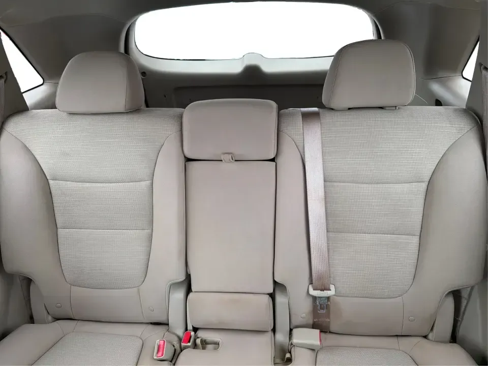 2014 Kia Sorento LX (5XYKT3A64EG) with an 2.4L I-4 gasoline direct injection engine, 6-Speed Automatic transmission, located at 4508 South Dixie Dr, Moraine, OH, 45439, (937) 908-9800, 39.689976, -84.218452 - **Discover the 2014 Kia Sorento LX: Your Family's Perfect Adventure Companion!**<br /> <br /> Are you searching for a reliable SUV that effortlessly blends comfort, style, and functionality? Look no further than the 2014 Kia Sorento LX, available at Advantage Car and Credit in Troy, OH. This spaciou - Photo#13