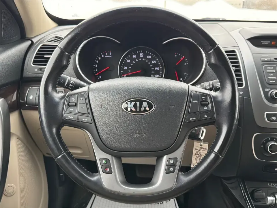 2014 Kia Sorento LX (5XYKT3A64EG) with an 2.4L I-4 gasoline direct injection engine, 6-Speed Automatic transmission, located at 4508 South Dixie Dr, Moraine, OH, 45439, (937) 908-9800, 39.689976, -84.218452 - **Discover the 2014 Kia Sorento LX: Your Family's Perfect Adventure Companion!**<br /> <br /> Are you searching for a reliable SUV that effortlessly blends comfort, style, and functionality? Look no further than the 2014 Kia Sorento LX, available at Advantage Car and Credit in Troy, OH. This spaciou - Photo#15