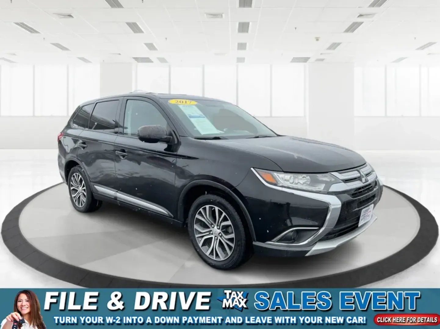 2017 Mitsubishi Outlander ES (JA4AD2A35HZ) with an 2.4L I-4 variable valve control engine, located at 1184 Kauffman Ave, Fairborn, OH, 45324, (937) 908-9800, 39.807072, -84.030914 - 2017 Mitsubishi Outlander ES - Photo#0
