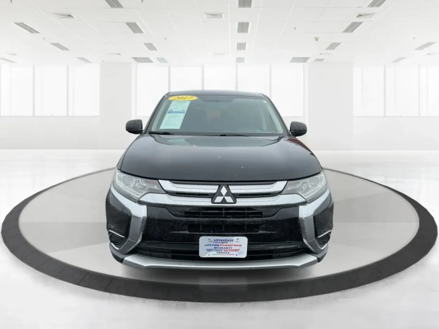 2017 Mitsubishi Outlander ES (JA4AD2A35HZ) with an 2.4L I-4 variable valve control engine, located at 1184 Kauffman Ave, Fairborn, OH, 45324, (937) 908-9800, 39.807072, -84.030914 - 2017 Mitsubishi Outlander ES - Photo#7