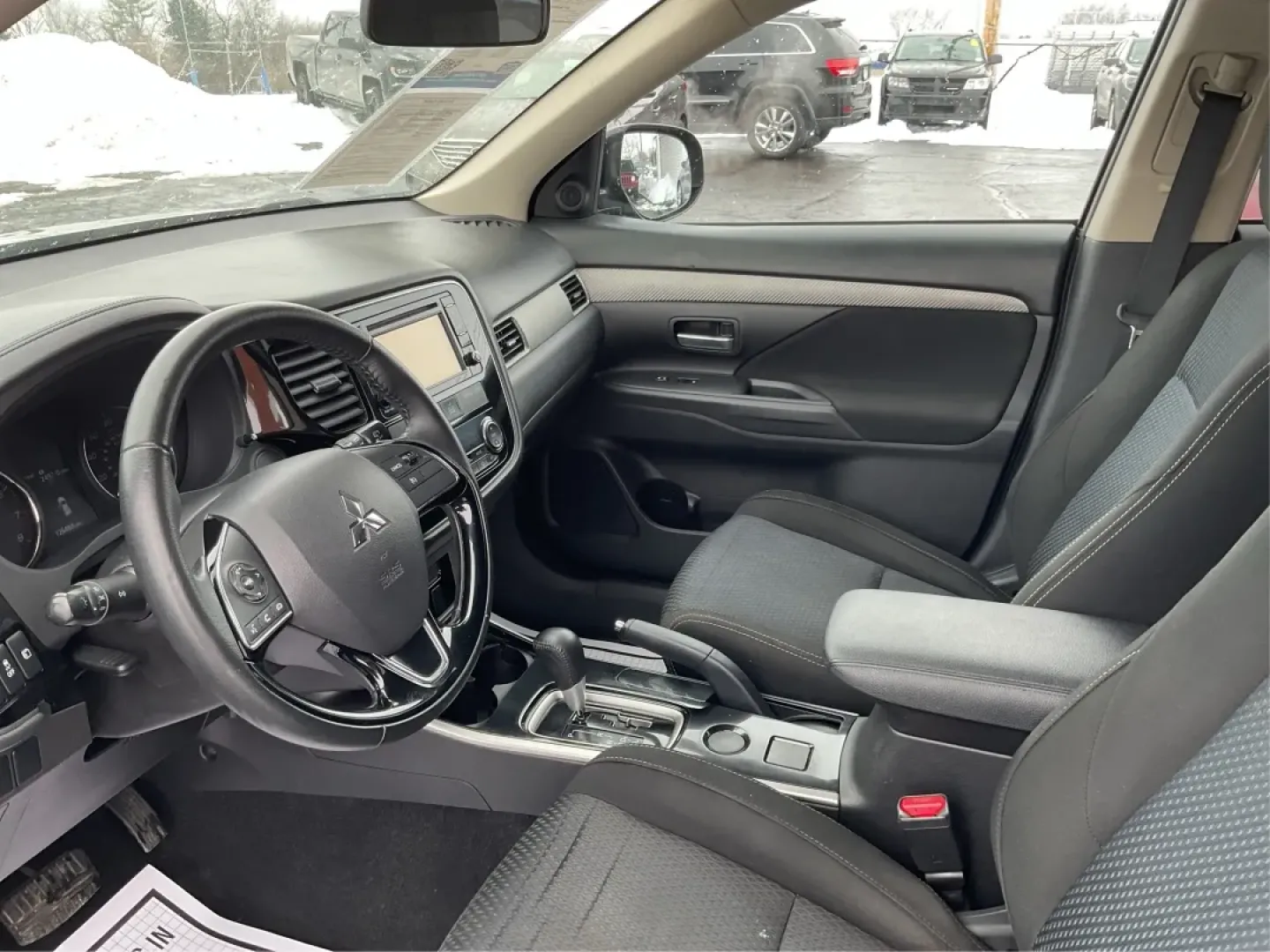 2017 Mitsubishi Outlander ES (JA4AD2A35HZ) with an 2.4L I-4 variable valve control engine, located at 1184 Kauffman Ave, Fairborn, OH, 45324, (937) 908-9800, 39.807072, -84.030914 - 2017 Mitsubishi Outlander ES - Photo#9