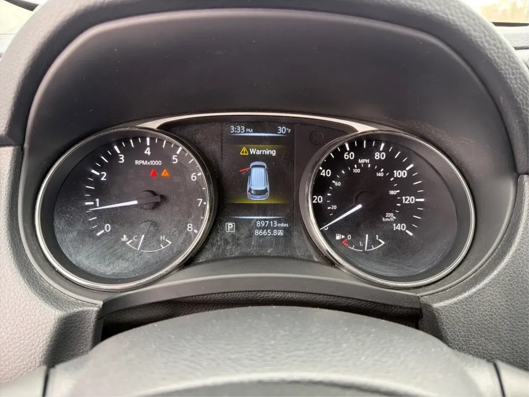 2015 Nissan Rogue S (KNMAT2MV8FP) with an 2.5L I-4 DOHC engine, located at 880 E. National Road, Vandalia, OH, 45377, (937) 908-9800, 39.891918, -84.183594 - **Discover Your Next Adventure with the 2015 Nissan Rogue at Advantage Car and Credit - Vandalia!**<br /> <br /> Are you ready to elevate your driving experience? Whether you're a growing family in need of a reliable vehicle, a commuter craving comfort, or an adventure-seeker looking for your next r - Photo#15