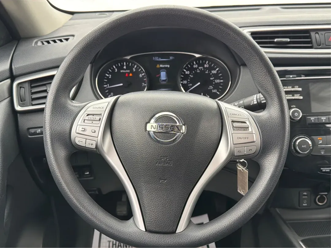 2015 Nissan Rogue S (KNMAT2MV8FP) with an 2.5L I-4 DOHC engine, located at 880 E. National Road, Vandalia, OH, 45377, (937) 908-9800, 39.891918, -84.183594 - **Discover Your Next Adventure with the 2015 Nissan Rogue at Advantage Car and Credit - Vandalia!**<br /> <br /> Are you ready to elevate your driving experience? Whether you're a growing family in need of a reliable vehicle, a commuter craving comfort, or an adventure-seeker looking for your next r - Photo#16