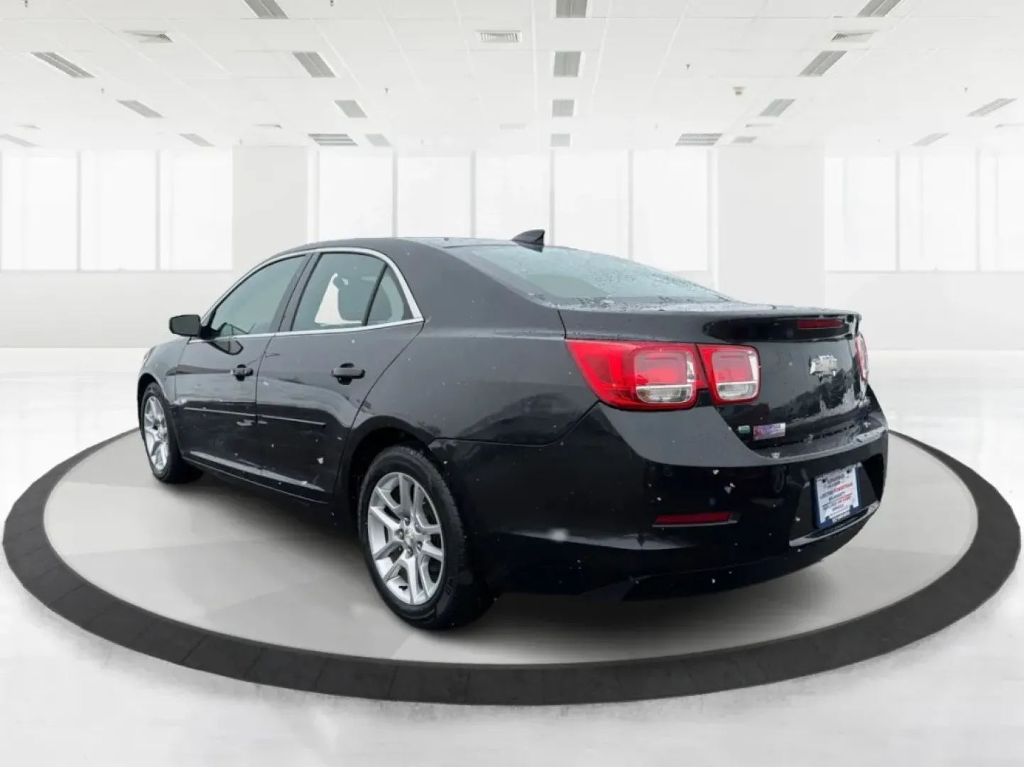 2015 Chevrolet Malibu 1LT (1G11C5SL8FF) with an ECOTEC 2.5L I-4 gasoline direct injection engine, located at 4508 South Dixie Dr, Moraine, OH, 45439, (937) 908-9800, 39.689976, -84.218452 - Need a dependable sedan for the daily commute down I75, school drop-offs near West Carrollton, or quick errands along South Dixie Drive-without the stress of traditional bank hurdles? This 2015 Chevrolet Malibu 1LT is a smart, comfortable choice for real life in the Dayton area, offering efficient p - Photo#4