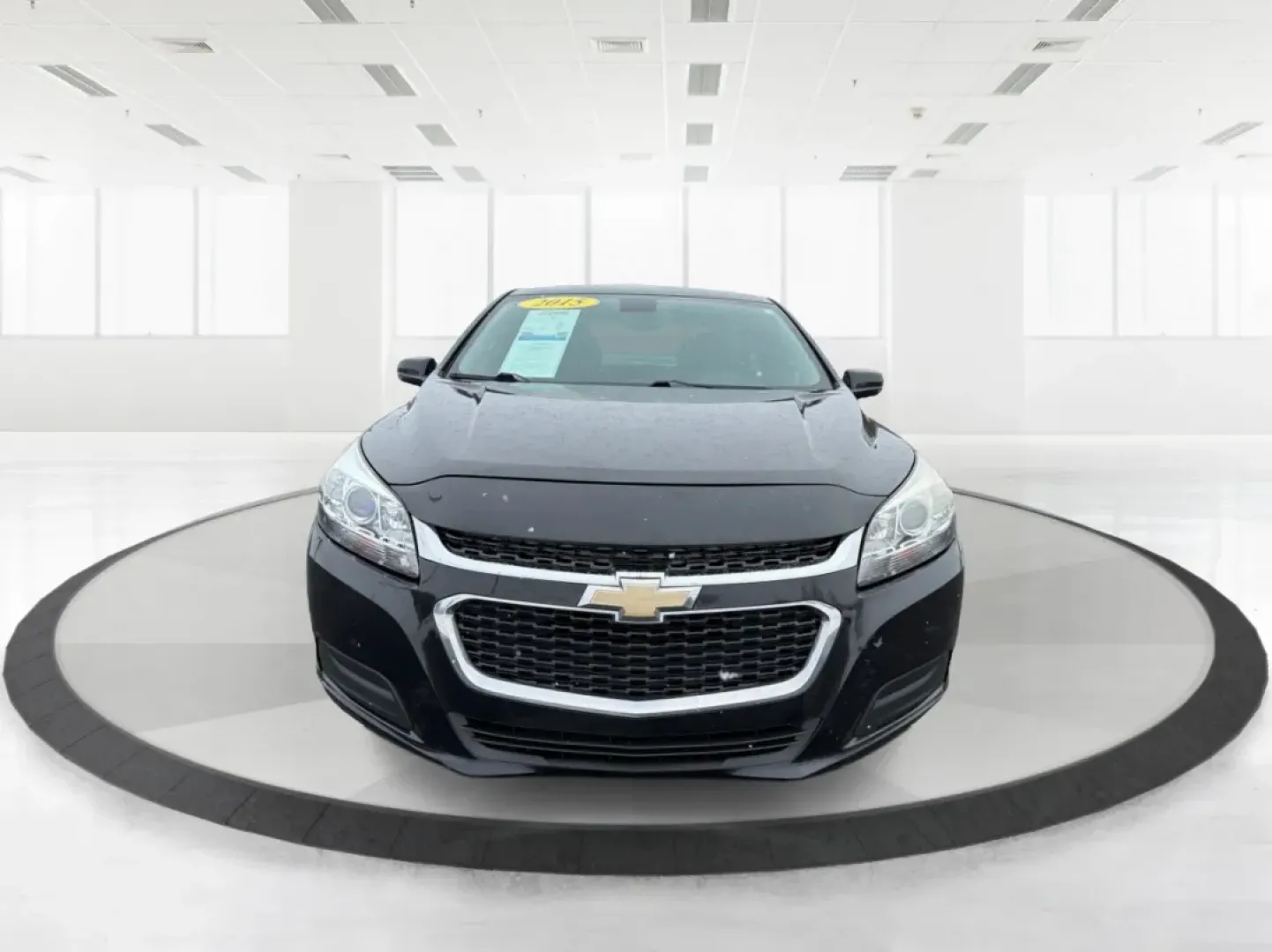 2015 Chevrolet Malibu 1LT (1G11C5SL8FF) with an ECOTEC 2.5L I-4 gasoline direct injection engine, located at 4508 South Dixie Dr, Moraine, OH, 45439, (937) 908-9800, 39.689976, -84.218452 - Need a dependable sedan for the daily commute down I75, school drop-offs near West Carrollton, or quick errands along South Dixie Drive-without the stress of traditional bank hurdles? This 2015 Chevrolet Malibu 1LT is a smart, comfortable choice for real life in the Dayton area, offering efficient p - Photo#7