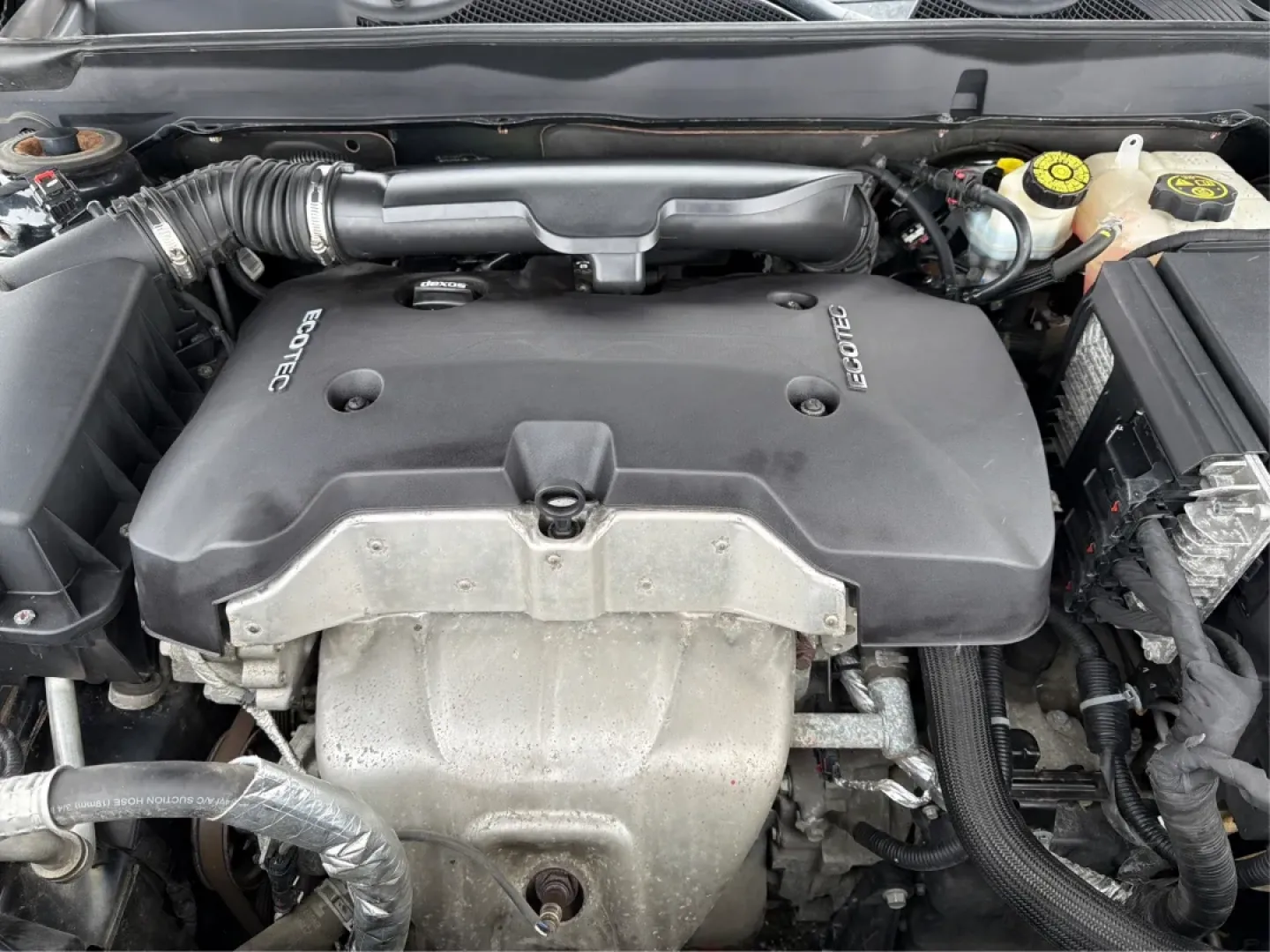 2015 Chevrolet Malibu 1LT (1G11C5SL8FF) with an ECOTEC 2.5L I-4 gasoline direct injection engine, located at 4508 South Dixie Dr, Moraine, OH, 45439, (937) 908-9800, 39.689976, -84.218452 - Need a dependable sedan for the daily commute down I75, school drop-offs near West Carrollton, or quick errands along South Dixie Drive-without the stress of traditional bank hurdles? This 2015 Chevrolet Malibu 1LT is a smart, comfortable choice for real life in the Dayton area, offering efficient p - Photo#11