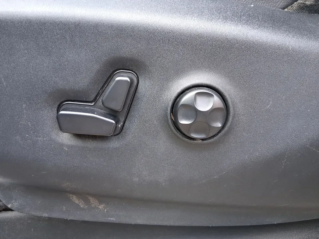 2017 Chrysler Pacifica Touring-L Plus (2C4RC1EG7HR) with an Pentastar 3.6L V-6 DOHC engine, located at 1951 S Dayton Lakeview Rd., New Carlisle, OH, 45344, (937) 908-9800, 39.890999, -84.050255 - Load up the kids, the gear, and the playlist-this 2017 Chrysler Pacifica Touring-L Plus is built for real life in New Carlisle, from school drop-offs and long commutes to weekend trips out toward Buck Creek State Park. If you've been hunting for a comfortable, family-ready passenger van with premium - Photo#17