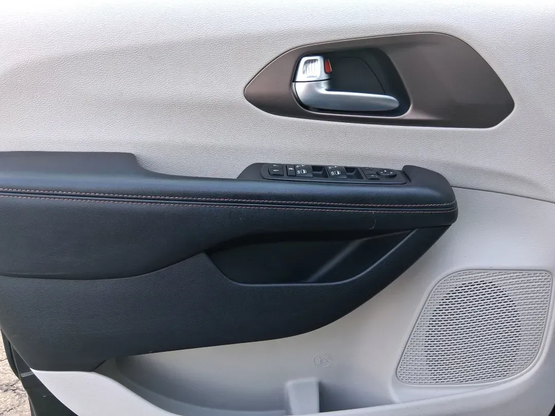 2017 Chrysler Pacifica Touring-L Plus (2C4RC1EG7HR) with an Pentastar 3.6L V-6 DOHC engine, located at 1951 S Dayton Lakeview Rd., New Carlisle, OH, 45344, (937) 908-9800, 39.890999, -84.050255 - Load up the kids, the gear, and the playlist-this 2017 Chrysler Pacifica Touring-L Plus is built for real life in New Carlisle, from school drop-offs and long commutes to weekend trips out toward Buck Creek State Park. If you've been hunting for a comfortable, family-ready passenger van with premium - Photo#18