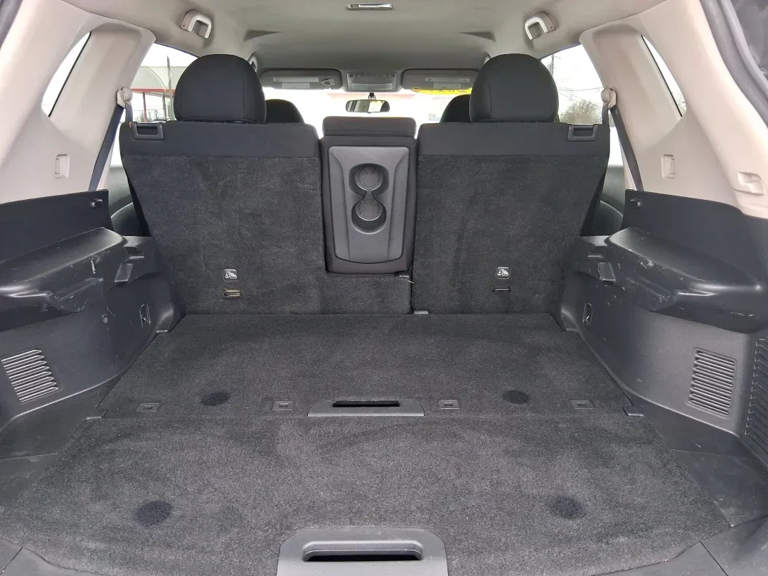 2017 Nissan Rogue SV (5N1AT2MV9HC) with an 2.5L I-4 DOHC engine, located at 880 E. National Road, Vandalia, OH, 45377, (937) 908-9800, 39.891918, -84.183594 - Weekend road trips to MetroParks, daily commutes down I75, and grocery runs around the Dayton area all feel easier in a compact SUV that's comfortable, confident in bad weather, and flexible for real life. This 2017 Nissan Rogue SV in Gun Metallic is built for busy schedules and spontaneous getaways - Photo#12