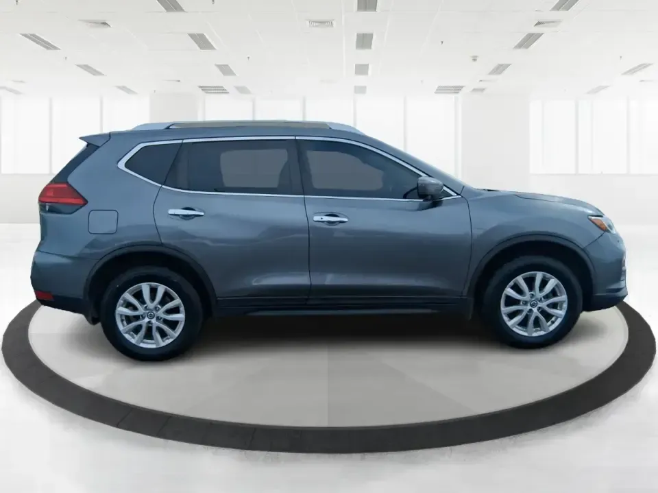 2017 Nissan Rogue SV (5N1AT2MV9HC) with an 2.5L I-4 DOHC engine, CVT transmission, located at 1184 Kauffman Ave, Fairborn, OH, 45324, (937) 908-9800, 39.807072, -84.030914 - 2017 Nissan Rogue SV - Photo#1