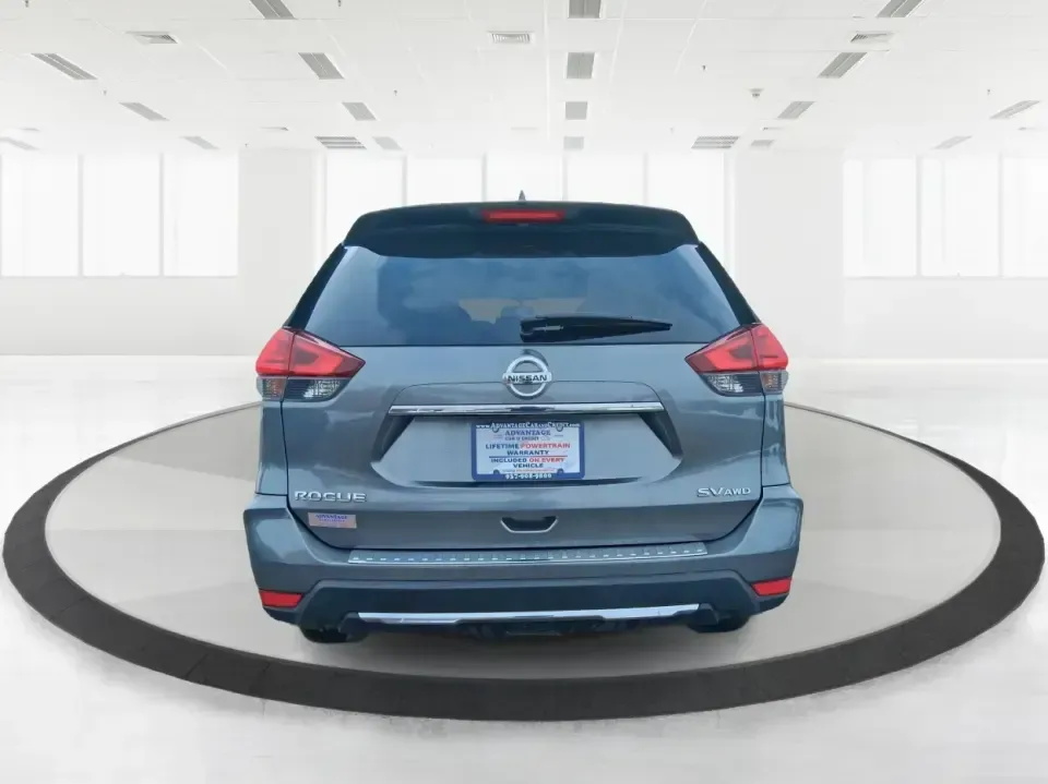 2017 Nissan Rogue SV (5N1AT2MV9HC) with an 2.5L I-4 DOHC engine, CVT transmission, located at 1184 Kauffman Ave, Fairborn, OH, 45324, (937) 908-9800, 39.807072, -84.030914 - 2017 Nissan Rogue SV - Photo#3