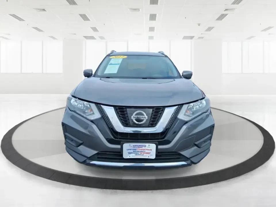 2017 Nissan Rogue SV (5N1AT2MV9HC) with an 2.5L I-4 DOHC engine, CVT transmission, located at 1184 Kauffman Ave, Fairborn, OH, 45324, (937) 908-9800, 39.807072, -84.030914 - 2017 Nissan Rogue SV - Photo#7