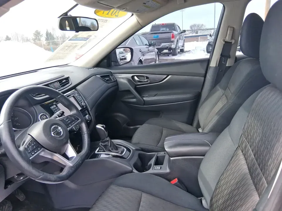 2017 Nissan Rogue SV (5N1AT2MV9HC) with an 2.5L I-4 DOHC engine, CVT transmission, located at 1184 Kauffman Ave, Fairborn, OH, 45324, (937) 908-9800, 39.807072, -84.030914 - 2017 Nissan Rogue SV - Photo#9