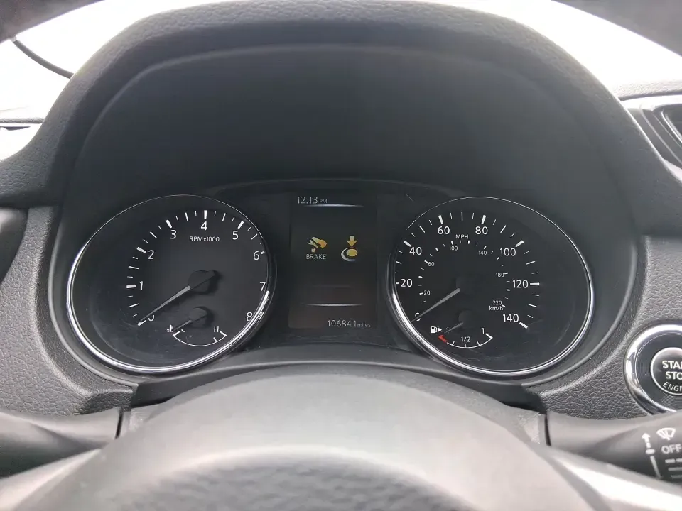 2017 Nissan Rogue SV (5N1AT2MV9HC) with an 2.5L I-4 DOHC engine, CVT transmission, located at 1184 Kauffman Ave, Fairborn, OH, 45324, (937) 908-9800, 39.807072, -84.030914 - 2017 Nissan Rogue SV - Photo#15