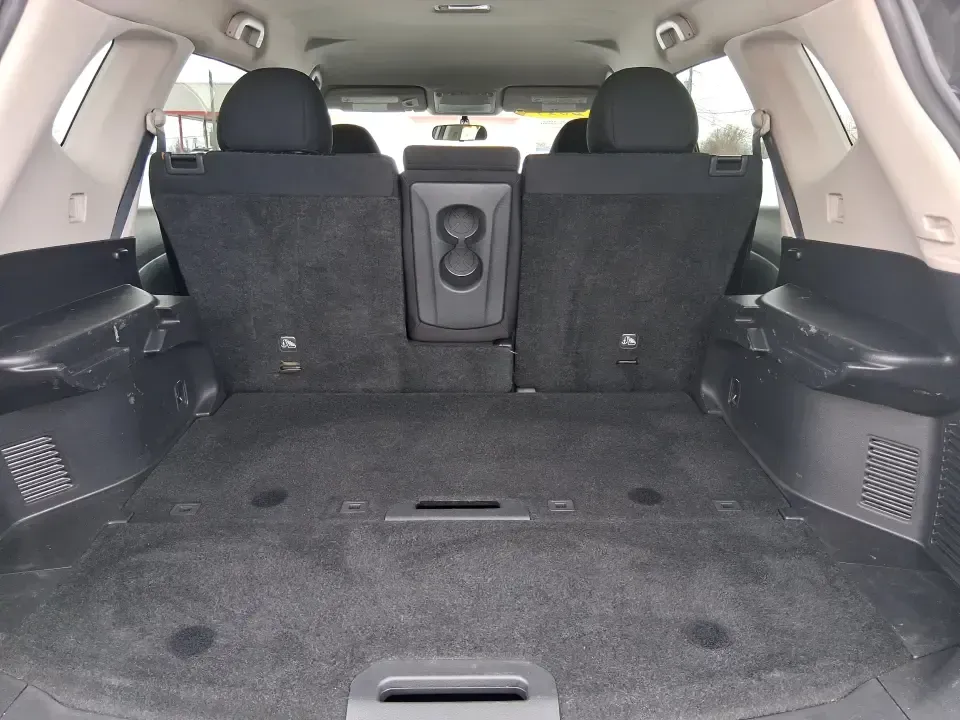 2017 Nissan Rogue SV (5N1AT2MV9HC) with an 2.5L I-4 DOHC engine, CVT transmission, located at 1184 Kauffman Ave, Fairborn, OH, 45324, (937) 908-9800, 39.807072, -84.030914 - Weekend road trips to MetroParks, daily commutes down I75, and grocery runs around the Dayton area all feel easier in a compact SUV that's comfortable, confident in bad weather, and flexible for real life. This 2017 Nissan Rogue SV in Gun Metallic is built for busy schedules and spontaneous getaways - Photo#12