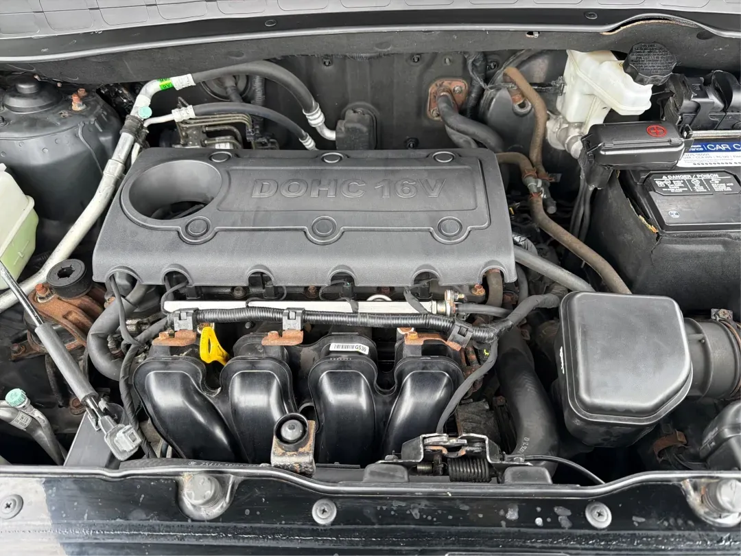 2012 Hyundai Tucson Limited (KM8JU3AC5CU) with an Theta II 2.4L I-4 DOHC engine, located at 880 E. National Road, Vandalia, OH, 45377, (937) 908-9800, 39.891918, -84.183594 - Need a dependable SUV that fits real life-school drop-offs, I-75 commuting, and weekend getaways to Taylorsville MetroPark-without the stress of traditional bank rules? This 2012 Hyundai Tucson Limited in Ash Black is a smart, comfortable choice for Vandalia drivers who want a practical daily vehicl - Photo#11