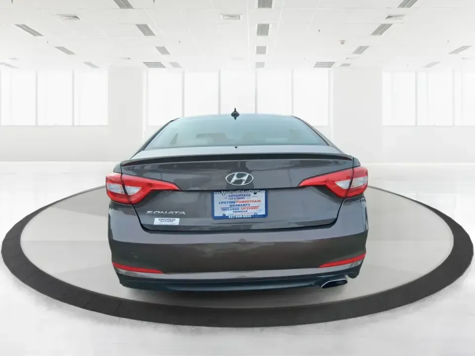 2016 Hyundai Sonata SE (5NPE24AF9GH) with an 2.4L I-4 gasoline direct injection engine, 7A transmission, located at 4508 South Dixie Dr, Moraine, OH, 45439, (937) 908-9800, 39.689976, -84.218452 - Need a dependable daily driver that can handle the school run, the I-75 commute, and the occasional weekend getaway without draining your budget? This 2016 Hyundai Sonata SE in rich Dark Truffle is the kind of comfortable, efficient sedan that fits real life in Vandalia-easy to park, smooth on longe - Photo#3