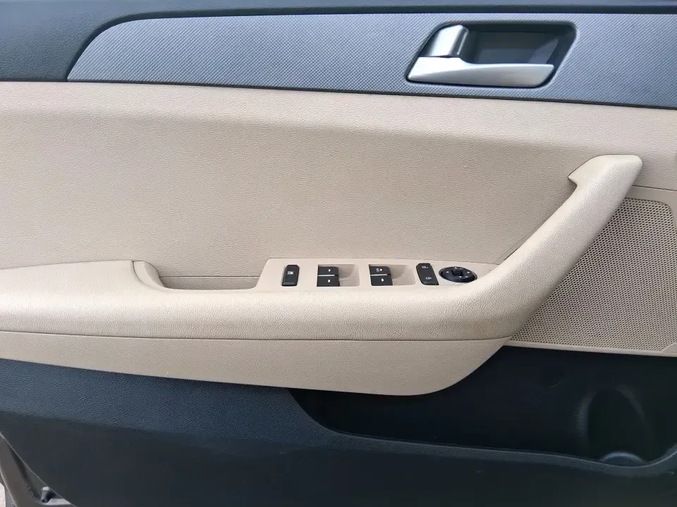 2016 Hyundai Sonata SE (5NPE24AF9GH) with an 2.4L I-4 gasoline direct injection engine, 7A transmission, located at 4508 South Dixie Dr, Moraine, OH, 45439, (937) 908-9800, 39.689976, -84.218452 - Need a dependable daily driver that can handle the school run, the I-75 commute, and the occasional weekend getaway without draining your budget? This 2016 Hyundai Sonata SE in rich Dark Truffle is the kind of comfortable, efficient sedan that fits real life in Vandalia-easy to park, smooth on longe - Photo#17