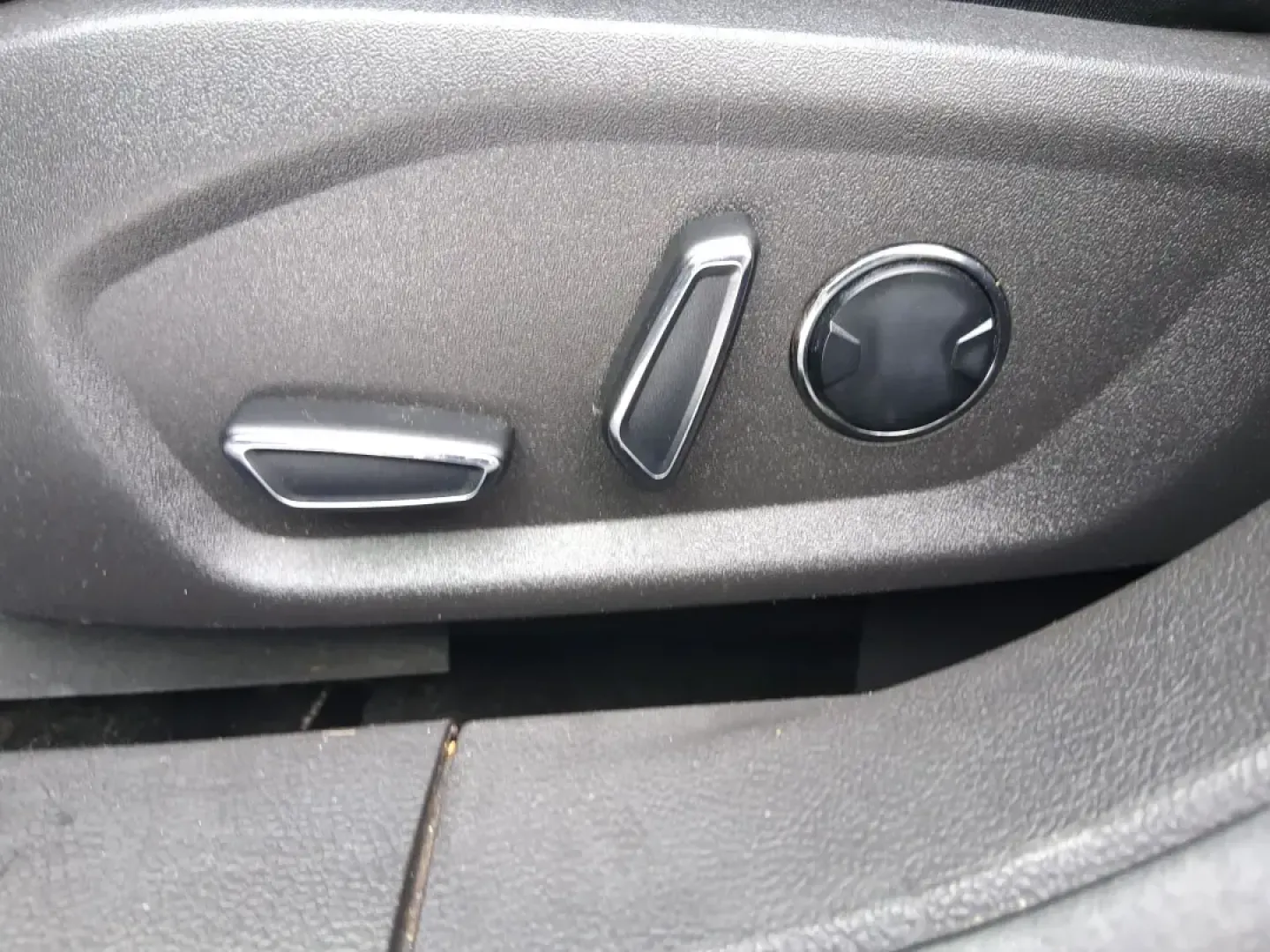 2013 Ford Fusion SE (3FA6P0H72DR) with an 2.5L L4 DOHC 16V engine, Automatic transmission, located at 1951 S Dayton Lakeview Rd., New Carlisle, OH, 45344, (937) 908-9800, 39.890999, -84.050255 - Need a dependable commuter that can handle daily drives to Wright-Patterson AFB, weekend errands around Beavercreek, and the occasional road trip down I-675 without draining your budget? This 2013 Ford Fusion SE in Sterling Gray is a smart, comfortable sedan built for real life-great for long commut - Photo#17