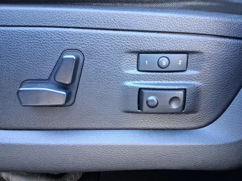 2016 Ram 1500 Laramie (1C6RR7NT1GS) with an 5.7L V8 OHV 16V engine, 6A transmission, located at 1184 Kauffman Ave, Fairborn, OH, 45324, (937) 908-9800, 39.807072, -84.030914 - Built for Ohio backroads, weekend lake runs, and the kind of workday that doesn't stop when the weather turns, this 2016 Ram 1500 Laramie Crew Cab 4WD is the truck that fits real life in Troy. Whether you're towing a trailer out toward the Miami County Fairgrounds, hauling gear for a Saturday at Tre - Photo#17