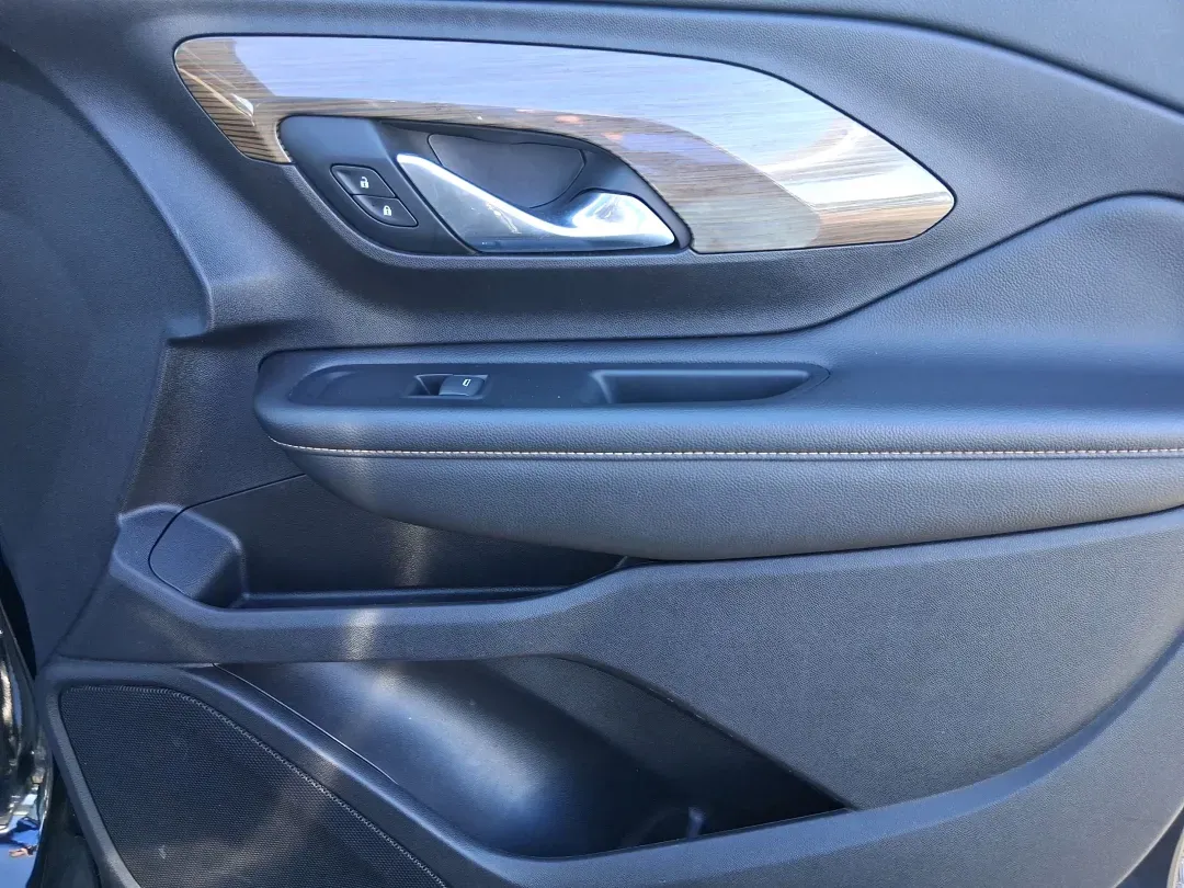 2018 GMC Terrain SLE (3GKALTEV1JL) with an 1.4L L4 DOHC 16V TURBO engine, 6A transmission, located at 1951 S Dayton Lakeview Rd., New Carlisle, OH, 45344, (937) 908-9800, 39.890999, -84.050255 - Picture your next weekend: a quick grocery run in town, a smooth commute down I70, then a spontaneous road trip to Dayton's RiverScape MetroPark or a family day at the Clark County Fairgrounds-without worrying about space, weather, or comfort. This 2018 GMC Terrain SLE in striking Ebony Twilight Met - Photo#20