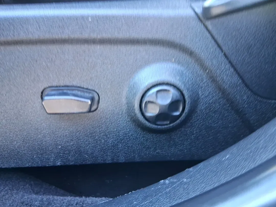 2015 Dodge Journey Crossroad FWD (3C4PDCGB5FT) with an 2.4L L4 DOHC 16V engine, 4-Speed Automatic transmission, located at 1099 N County Rd 25A, Troy, OH, 45373, (937) 908-9800, 40.057079, -84.212883 - Pack up the kids, cue up the playlist, and point your next adventure toward I75-this 2015 Dodge Journey Crossroad FWD is the kind of SUV that makes everyday life in Troy easier, whether you're tackling school drop-offs, long commutes, or weekend trips to Dayton. With three-row practicality in a spor - Photo#17